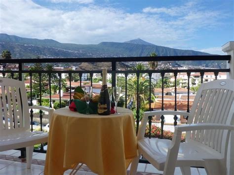 The identity of a fishing village and the cosmopolitan feeling which has provided it with its touristic identity since 1960. Apartamentos La Carabela, Puerto de la Cruz (Tenerife) - Atrapalo.com