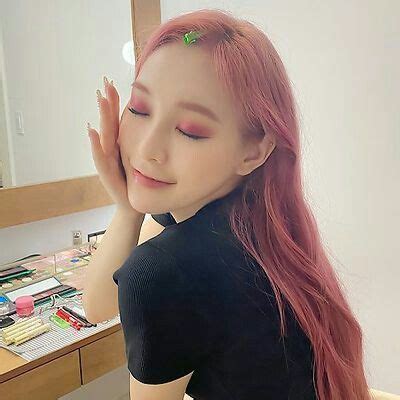 Gahyeon Dreamcatcher Dream Catcher Pink Hair Kpop