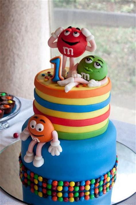 Diese über die ganze fläche verstreichen und reichlich m&m's darauf streuen. 30+ M&M cakes and cupcakes-Ideen in 2021 | m&m torte ...