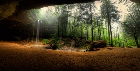 La Cueva En El Bosque Mira El Increíble Fondo De Pantalla Paisajes