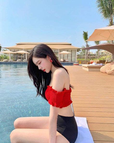 Pin By Rośe On Summer In 2019 Girls Day Yura Girl Day Swimwear