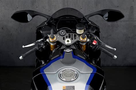 Для этого есть соответствующие темы! 2020 YAMAHA YZF-R1/R1M發表：外觀微整形，電控再升級