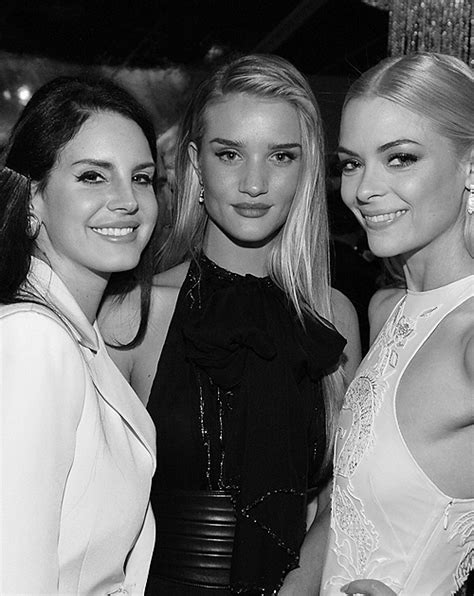 Lana Rosie And Jamie Jamie King Golden Globes After Party Pose Get A Girlfriend Cinema