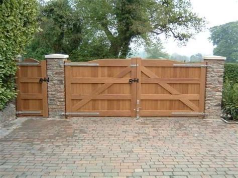 17 Irresistible Wooden Gate Designs To Adorn Your Exterior Wood Gates