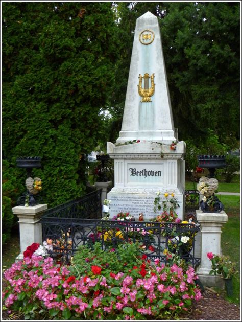 Zentralfriedhof Wien Das Grab Von Ludwig Van Beethoven Staedte Fotosde