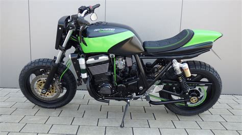 The zrx1100 and the later zrx1200 were styled like 1980s muscle bikes, which were large bikes with large engines. Details zum Custom-Bike Kawasaki ZRX 1100 des Händlers BPR ...