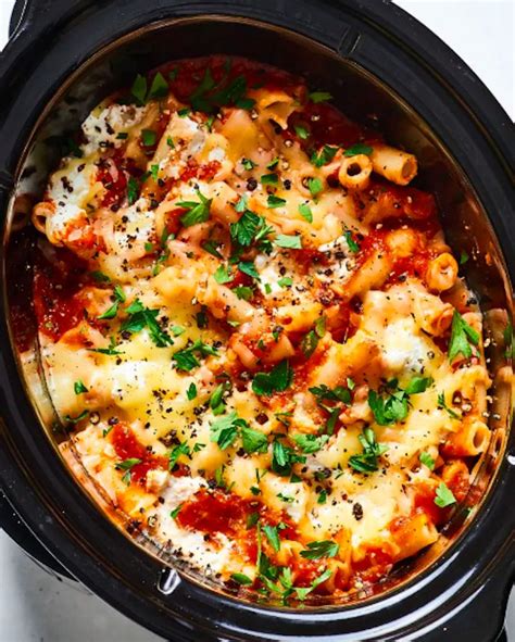 Slow Cooker Pastas Are The Easiest Way To Indulge In A Lazy Decadent