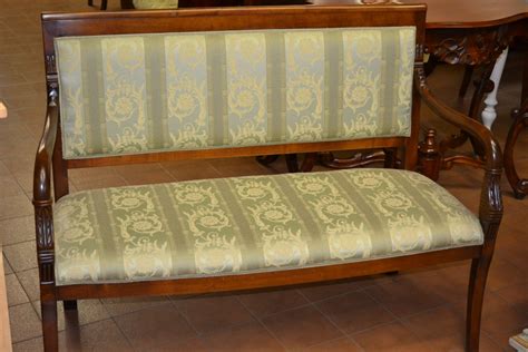 Un divano moderno in alluminio, semplice ma fresco e funzionale. Divanetto egiziano ART DIV 02 - Livio Bernardi Mobili ...