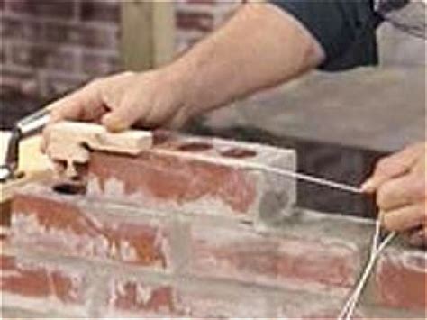 How to Lay Brick | how-tos | DIY