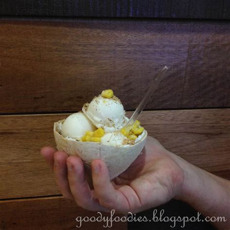 Simcooks kicked off the craze for curry puff and did a. GoodyFoodies: Sangkaya + Homi Chicken Curry Puff ...
