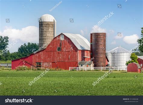 6328 Old Farm Silos Images Stock Photos And Vectors Shutterstock