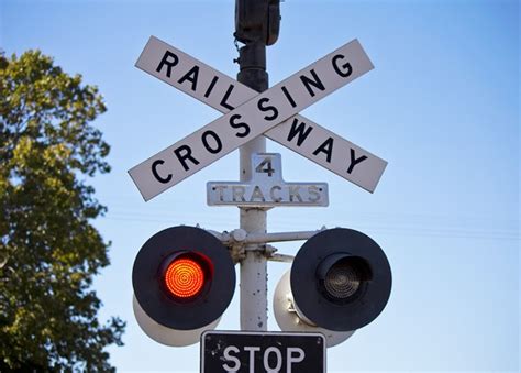 12 Flashing Red Lights At A Railroad Crossing Meaning