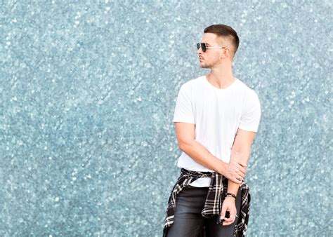 This is because of the fact that they look better than long hair when you have issues of ebbing. Whitewalls - Faded or Tapered Haircut