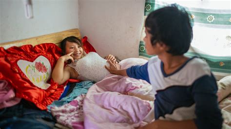 Teenage Marriage And Parenthood In China The New York Times