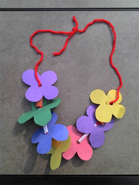 Gift ideas for that someone special or yourself! Easy Kid's Craft: How to Make a Lei | Construction paper ...