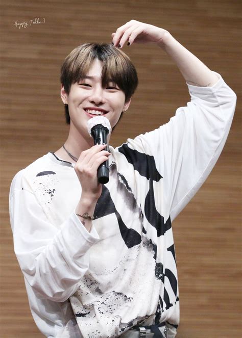 𝐇𝐚𝐩𝐩𝐲 𝐓𝐨𝐤𝐤𝐢 🐰 on Twitter