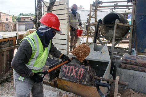 Trabalhadores Da Construção Civil Garantem Desenvolvimento E Qualidade