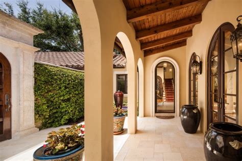 17 Posh Mediterranean Porch Designs That Abound With Elegance