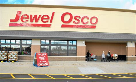 Jewel-Osco sued for alleged age discrimination - Chicago Tribune