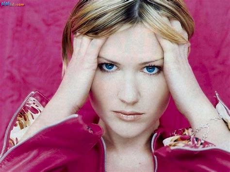 Pin By Jruku On The Sound Of Her Voice Top Singer Dido Her Music