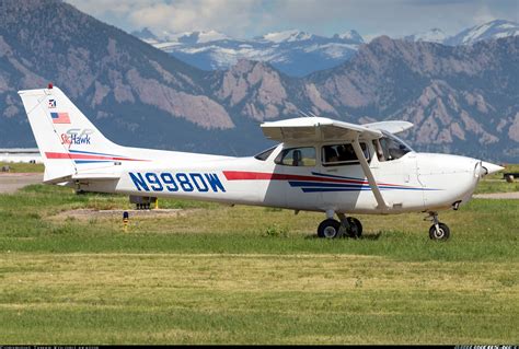 Cessna 172s Skyhawk Sp Untitled Aviation Photo 5566023