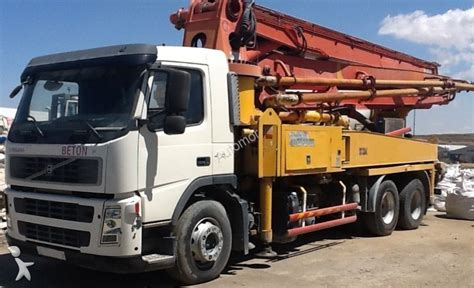 Used Volvo concrete pump truck Putzmeister 37m 2007 concrete pump - n
