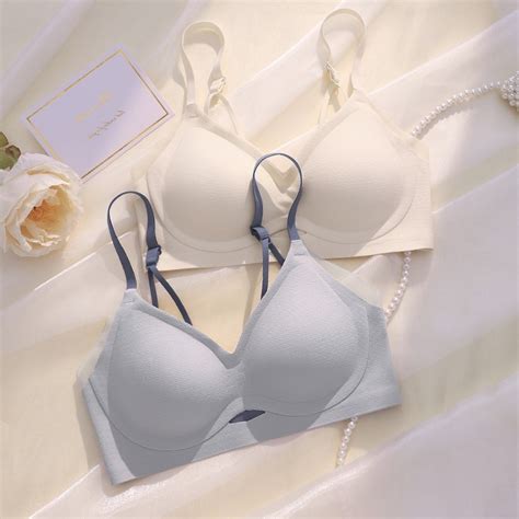One Piece Seamless Women Small Breasts Thin Style No Steel Rings