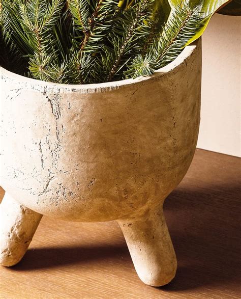 PSA: Zara Home's Spring Collection Features Super Chic Planters | Hunker in 2020 | Zara home ...