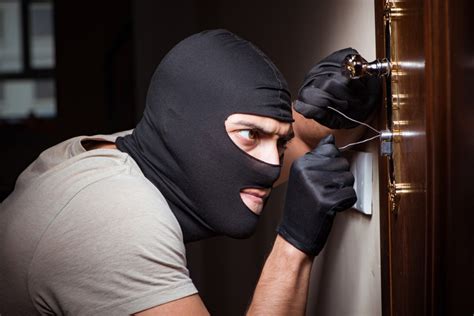 The Difference Between Theft Robbery And Burglary