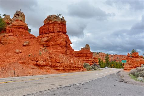 Red Canyon Utah Highway 12 Passes Through Red Canyon Dix Flickr