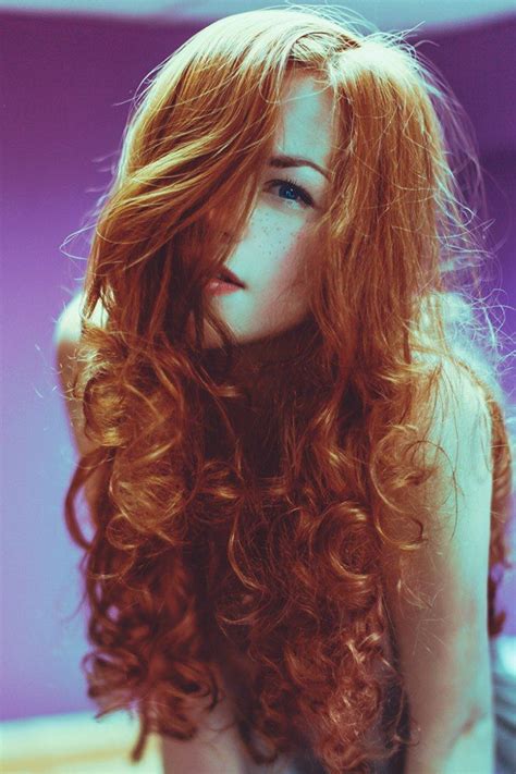 Вьющиеся рыжие волосы Укладка вьющихся волос Укладка длинных волос