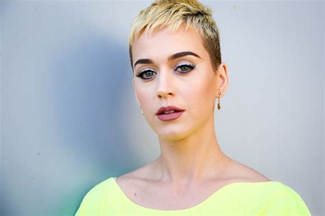Bukan Operasi Plastik Ini Prosedur Kecantikan Yang Bikin Katy Perry