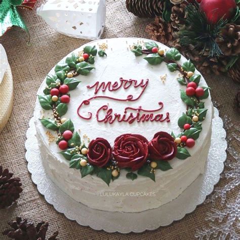 As you'll see from the ideas here, you don't have to be a pro with a piping bag to make stunning cakes. Pin by Mukta Varma on Christmas cake decorating ideas | Christmas cake designs, Christmas themed ...
