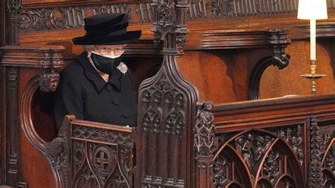 Prince Philips Funeral All Eyes On Queen Elizabeth As She Somberly