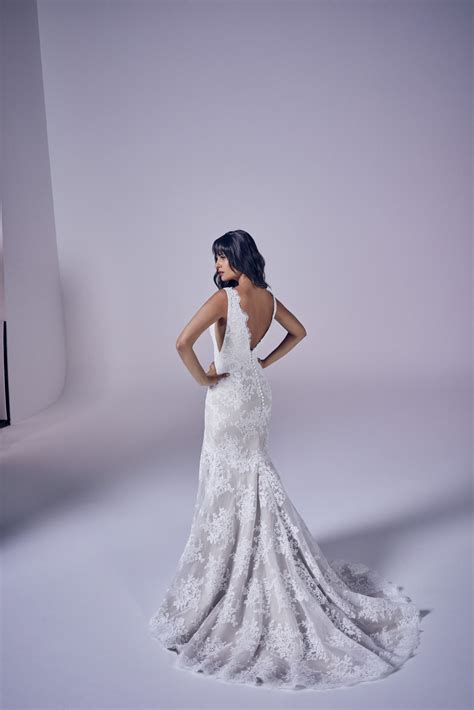 Suzanne Neville Kassia Wedding Dress Modern Love Collection 2021