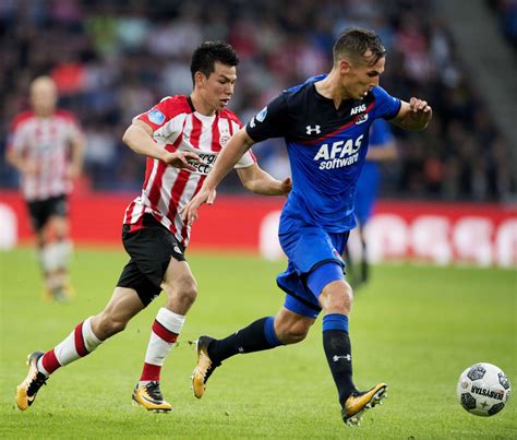 After a long chase, psv eindhoven signed him on 19th june 2017 with a contract toll 2023. Hirving Lozano brilla en el triunfo del PSV Eindhoven, El ...