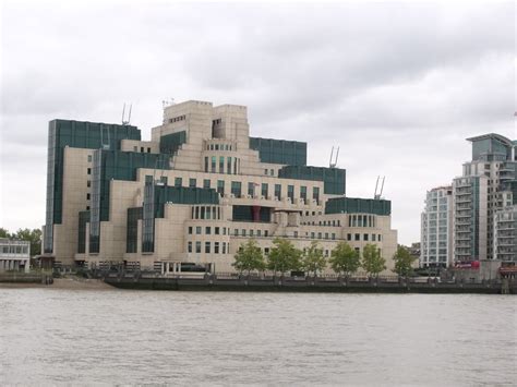The Mi6 Building Albert Embankment London This Is The M Flickr