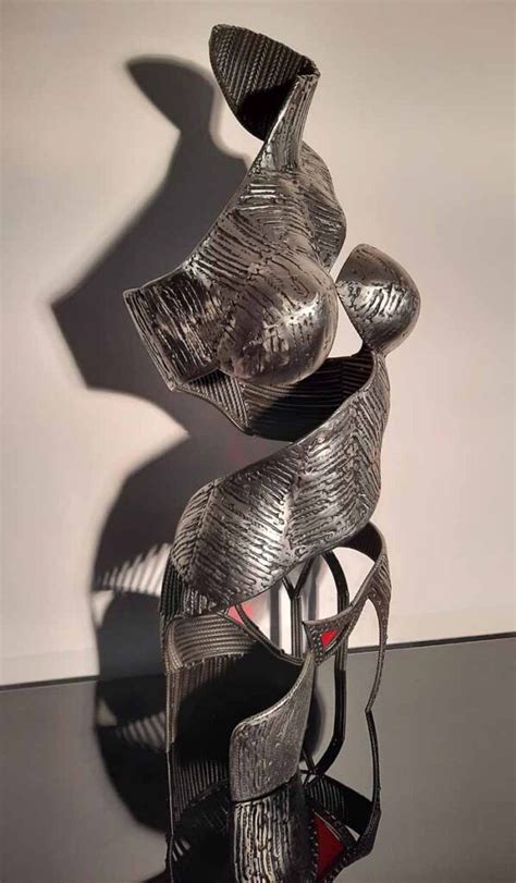 Metal Sculptures Of The Feminine Figure In Sensuality Trendy Art Ideas