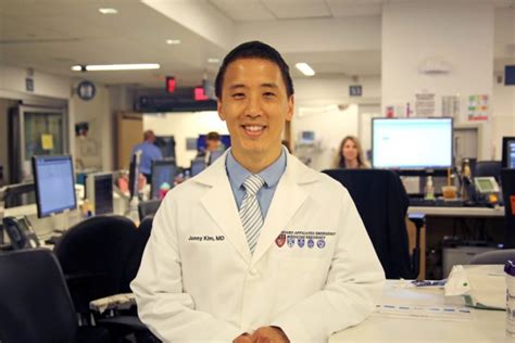 Meet Jonny Kim A 36 Year Old Nasa Astronaut Harvard Doctor And Former