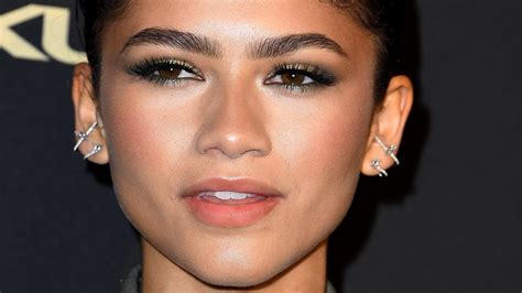 Zendaya Revela El Secreto Para Tener Cejas Perfectas Y Su Rutina De Belleza Vogue