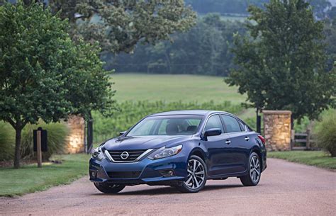 Shifting Into Second The 2016 Nissan Altima 25 Sr