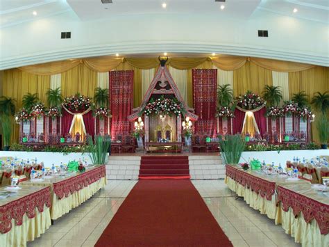 Soraya wedding organizer pelaminan adat batak dengan sentuhan gaya. BATAK ART GALLERY: contoh dekorasi pelaminan dan sample ...