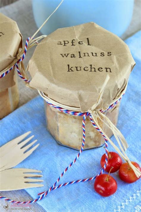 Ein geschenk zum einzug, dass von herzen kommt und guten freunden viel freude ins neue heim bringen soll. Geschenk aus der Küche | Apfel walnuss kuchen, Apfel ...
