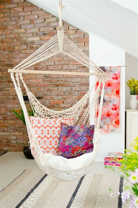 Unsere hängematte mit holzgestell kommen mit einem intelligenten steckmechanismus daher und lassen sich damit überall leicht aufstellen und genauso einfach wieder abbauen. Wohnzimmer im Boho Look + Giveaway* - Leelah Loves | Diy ...