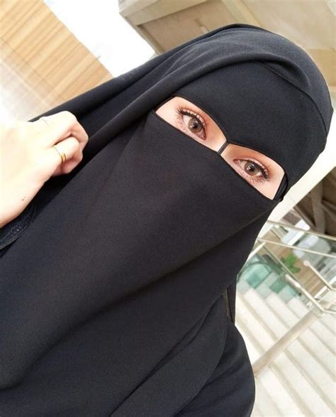 Pin By Nauvari Kashta Saree On Hijabi Queens Niqab Beautiful Hijab Hijab