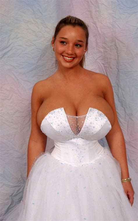 14 Of The Weirdest Wedding Dresses Ever