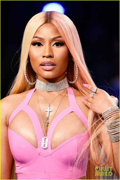 Nicki Minaj Wears Pink Latex Bodysuit To Mtv Vmas 2017 Photo 3946638