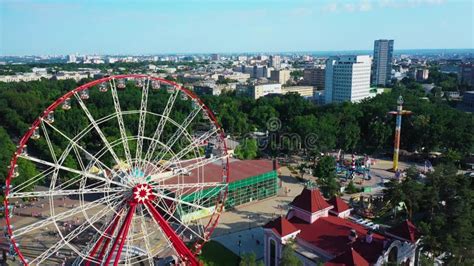 Ferris Wheel In Gorky Central Park Of Culture And Leisure In Kharkov