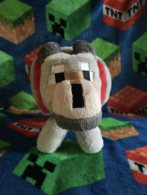Do your kids have a lot of stuffed animals and you don't know where to put them? Authentic Minecraft Jinx Plush WOLF 15" long 7-1/2" high ...