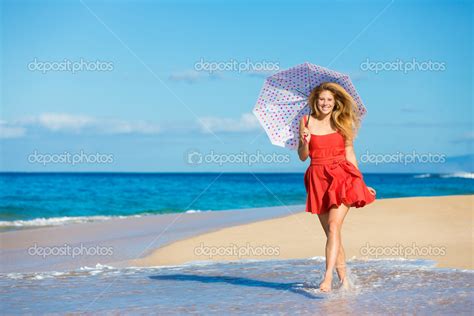 Beautiful Woman Walking On Tropical Beach — Stock Photo